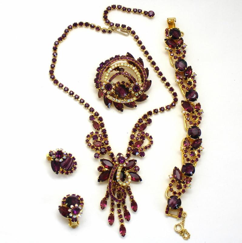 Front view of Purple (cardinal) Navettes Givre Bracelet 5 Link