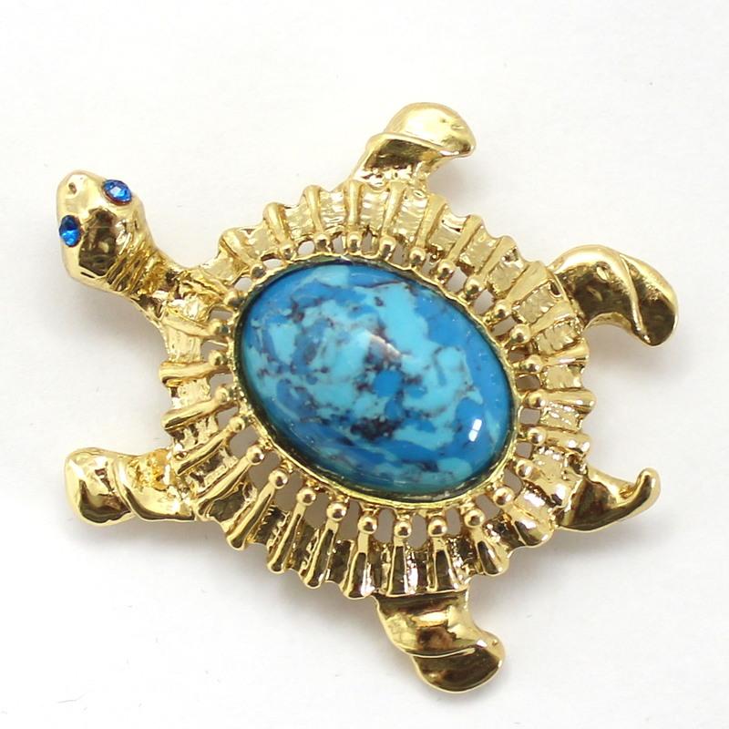 Front view of Turquoise Oval Brooch