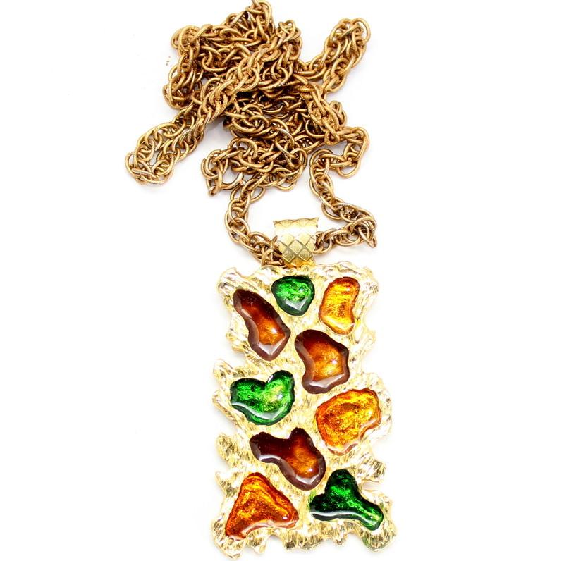 Front view of Fall Pendant