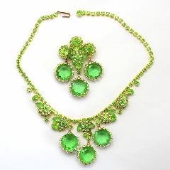Green Framed Disks Necklace
