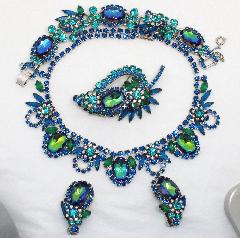 Blue Oval Multi-Color/Shaded Necklace