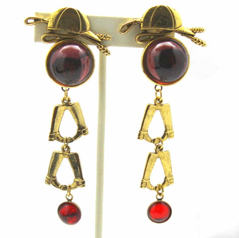 Front view of Red Cabochons Earrings Clip