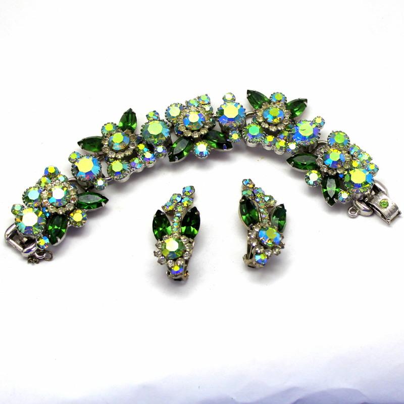 Front view of Green Navettes Bracelet 5 Link