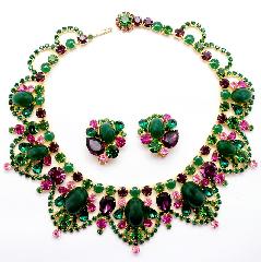Green Cabochons Necklace