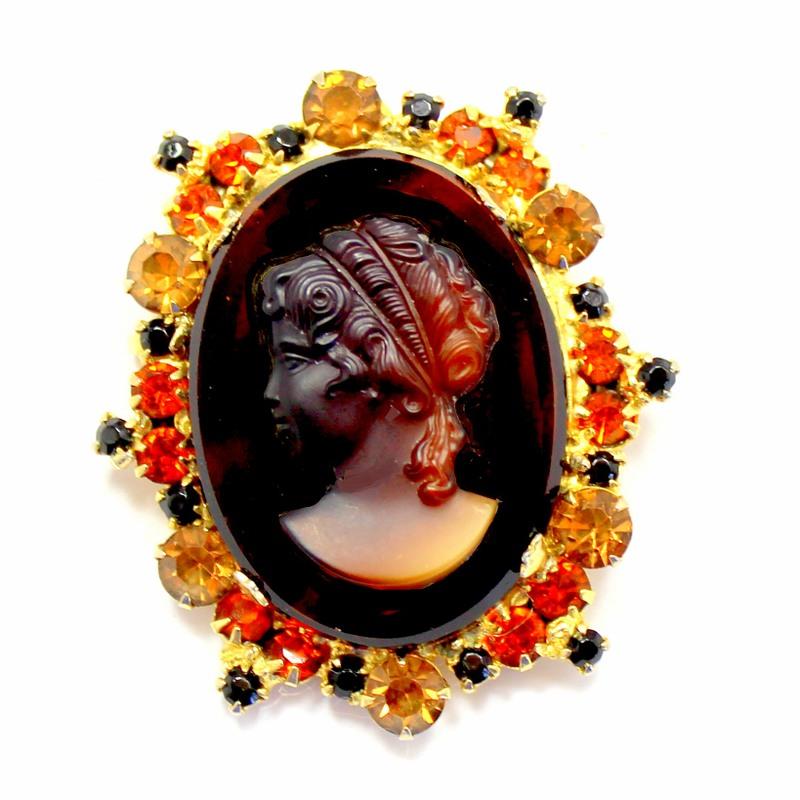 Front view of Topaz Chatons Only Molded/Cut Pin Pendant