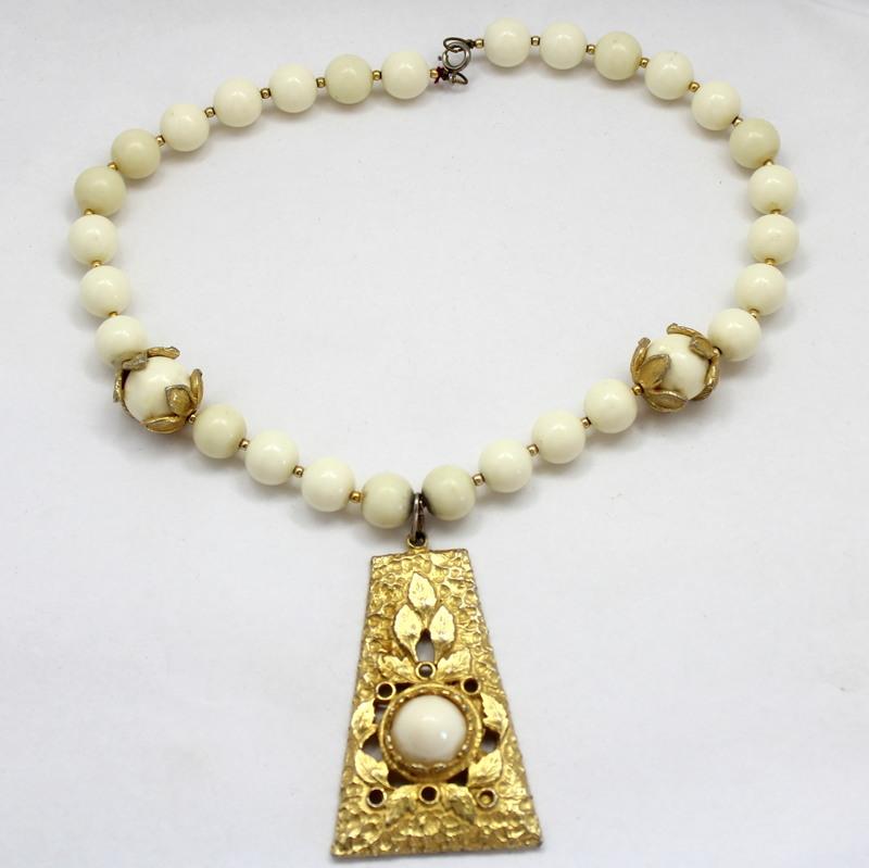 Front view of White (chalk Or Milk) Cabochons Plastic Pendant