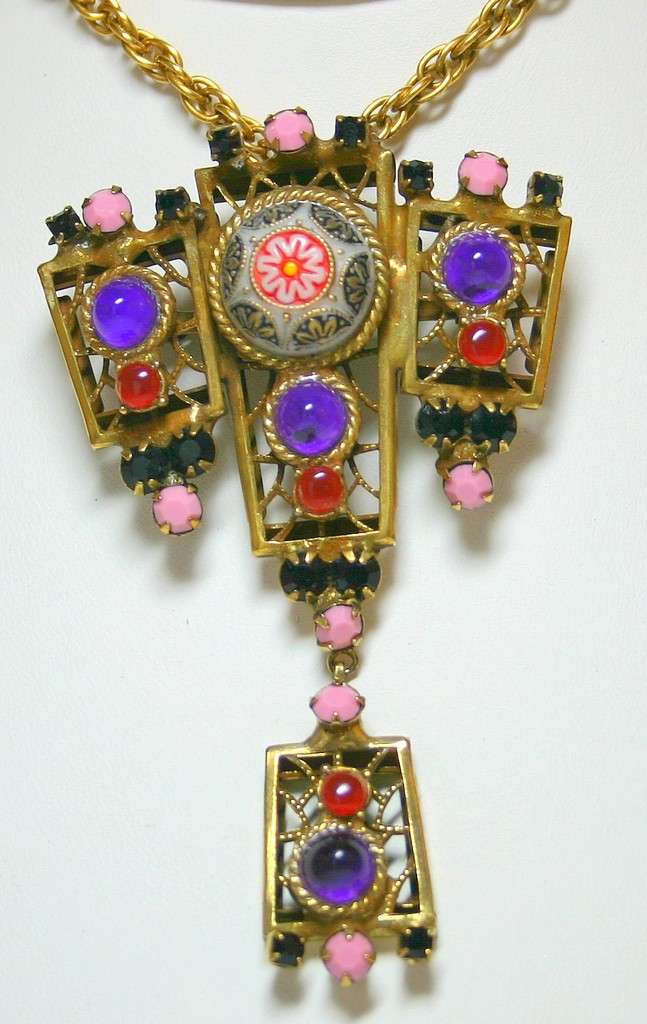 Front view of Multiple Colors Cabochons Molded/Cut Pin Pendant