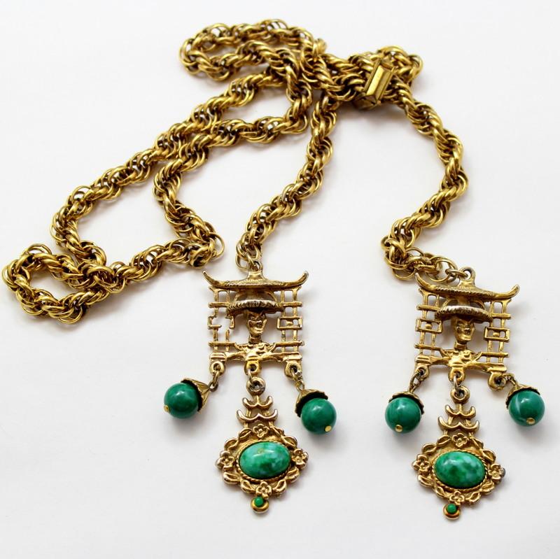 Front view of Green Oval Spotted Necklace