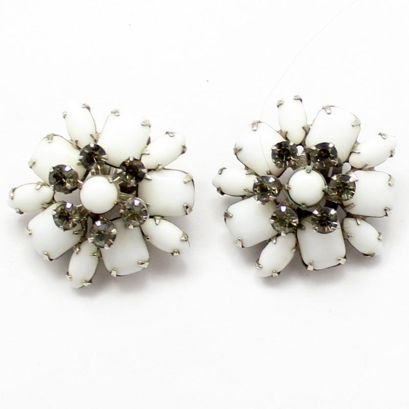 Front view of White (chalk Or Milk) Square Earrings Clip