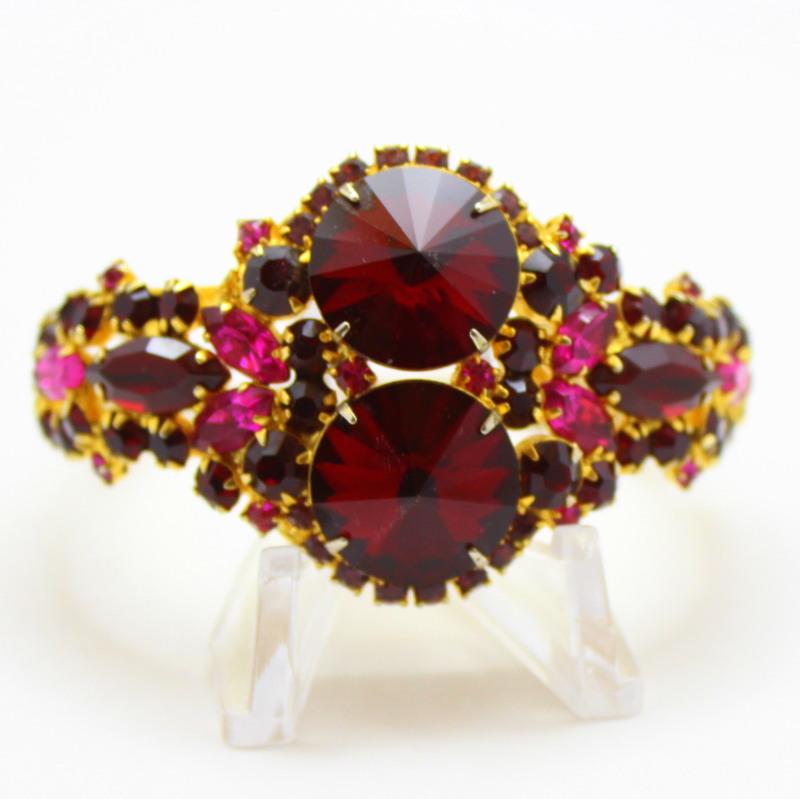 Front view of Red Navettes Rivoli/Margarita Bracelet Clamper