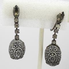 Gray (black Diamond) Oval Molded/Cut Earrings Clip