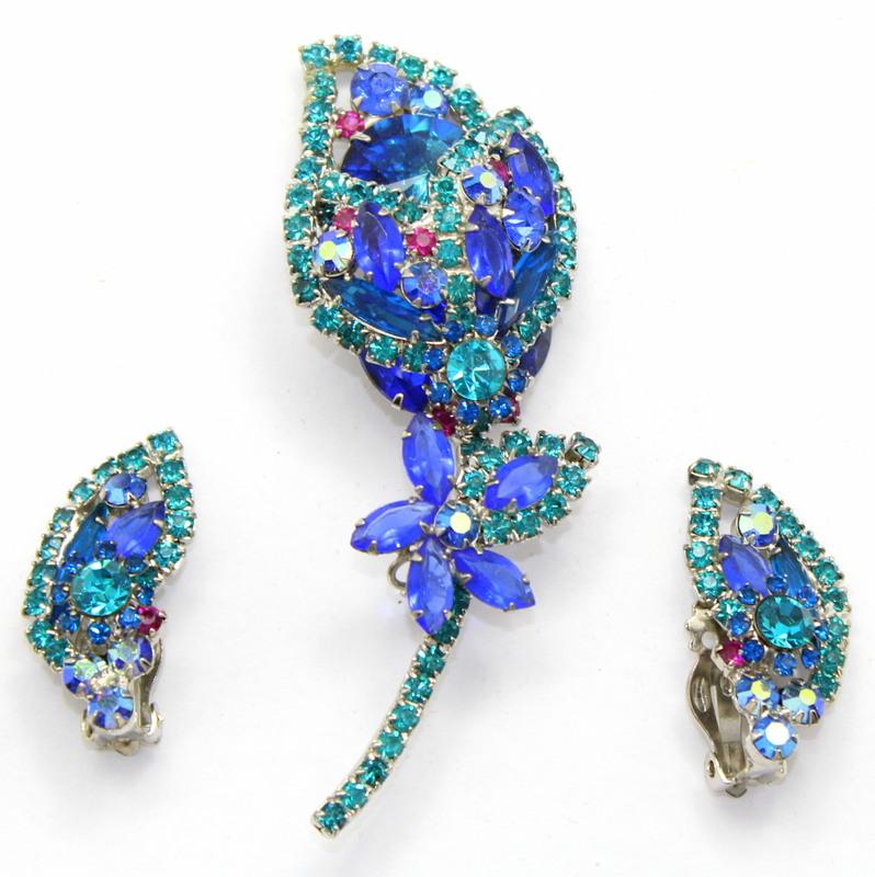 Front view of Blue Navettes Earrings Clip