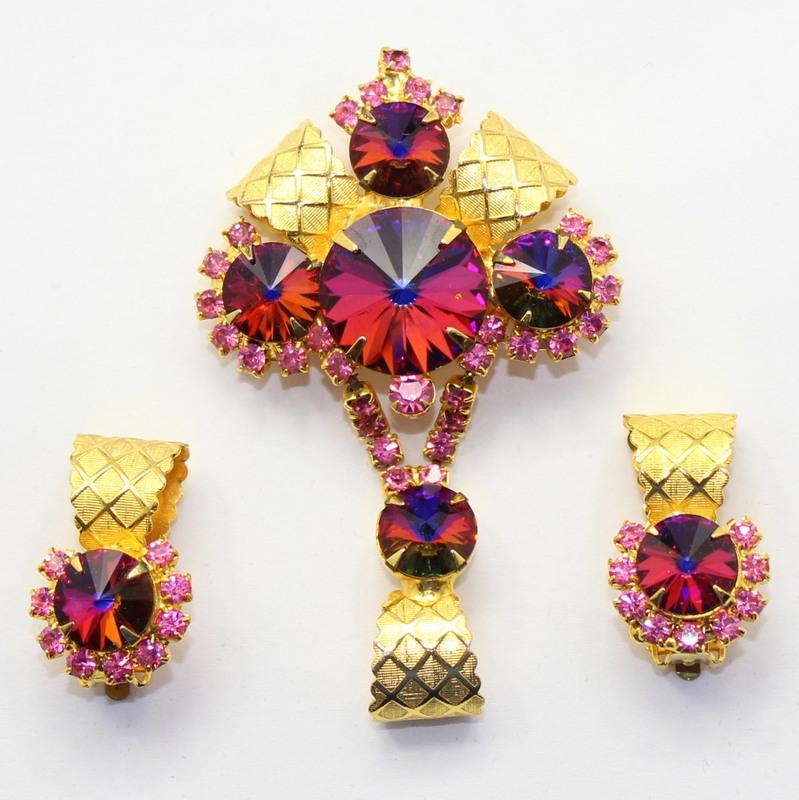 Front view of Red Chatons Only Rivoli/Margarita Earrings Clip