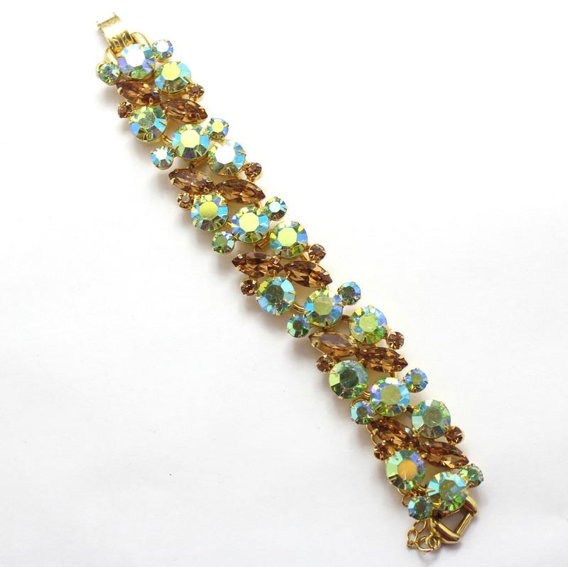Front view of Topaz Navettes Bracelet 5 Link