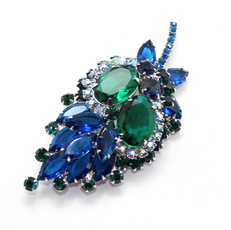 Front view of Blue Oval Brooch
