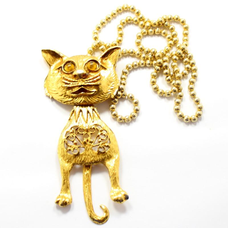 Front view of Yellow Cabochons Pendant