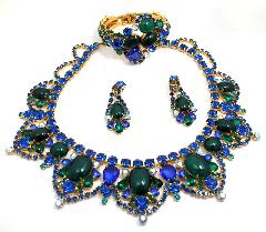 Green Pear Bracelet Clamper