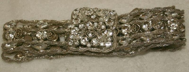 Front view of Clear Navettes Belt