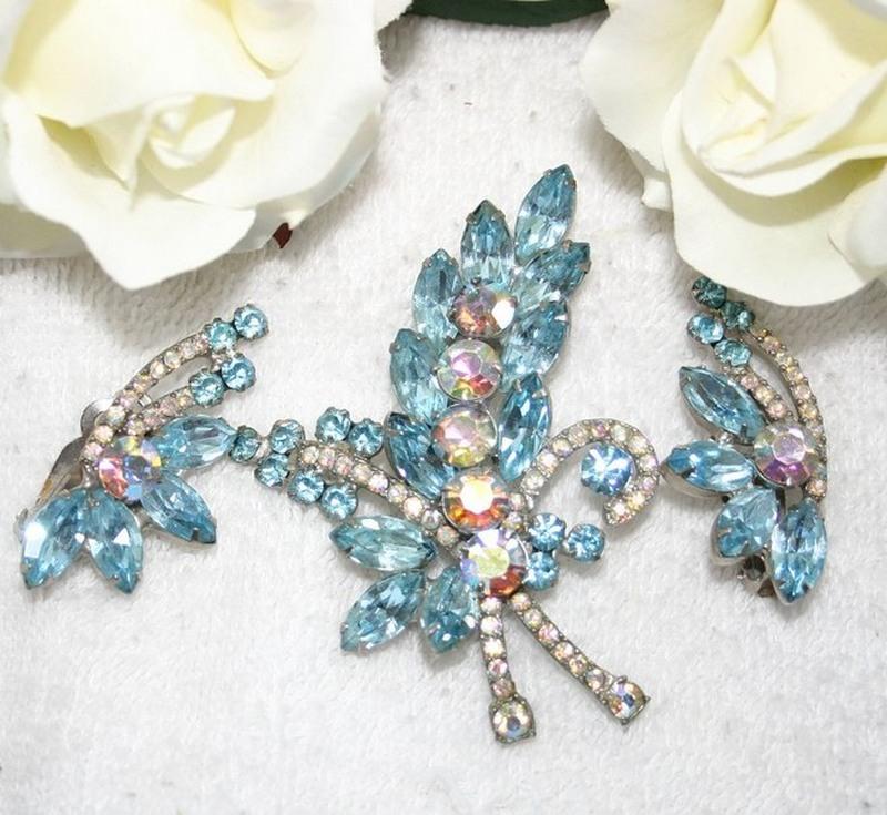 Front view of Blue Navettes Earrings Clip