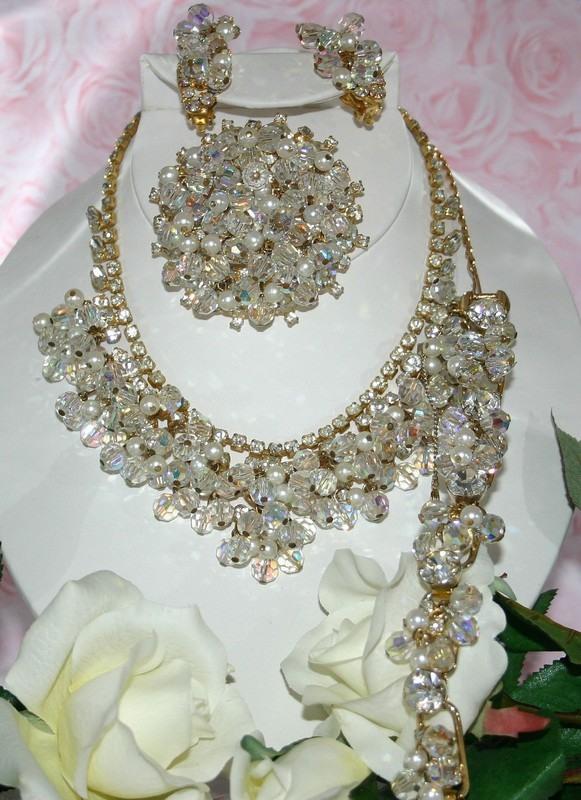 Front view of Clear Chatons Only Pearl Bracelet 5 Link