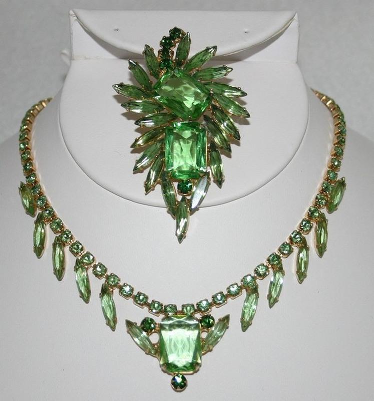 Front view of Green Emerald Cut Necklace