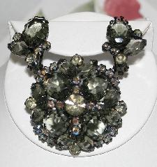 Gray (black Diamond) Oval Brooch
