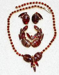 Red Cabochons Striped Necklace