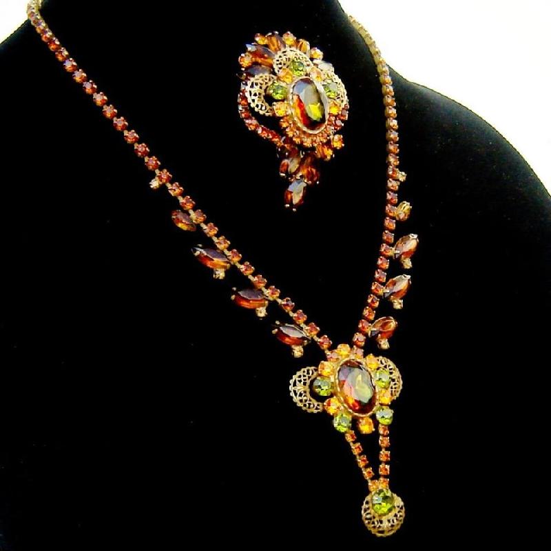 Front view of Fall Oval Multi-Color/Shaded Brooch