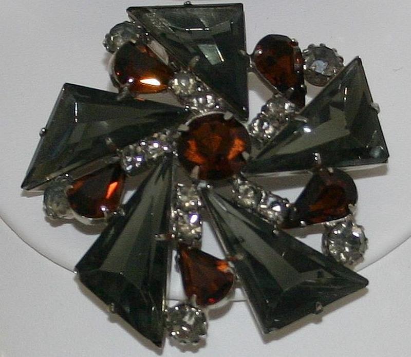 Front view of Gray (black Diamond) Triangle Brooch