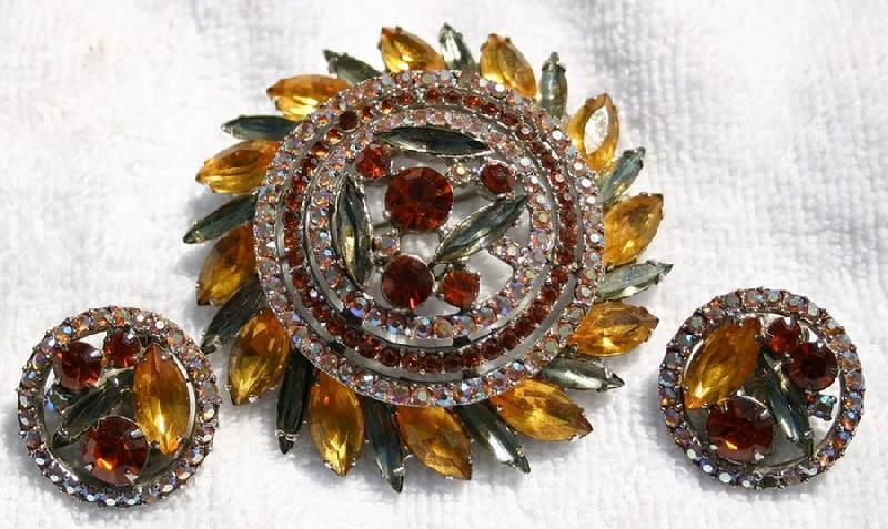 Front view of Topaz Navettes Brooch