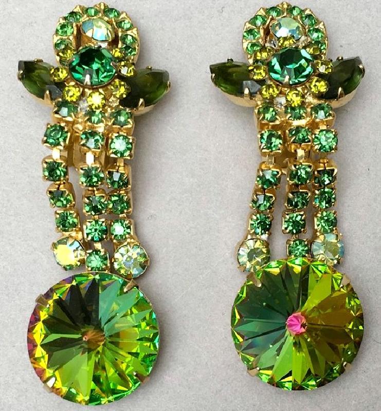 Front view of Green Navettes Rivoli/Margarita Earrings Clip