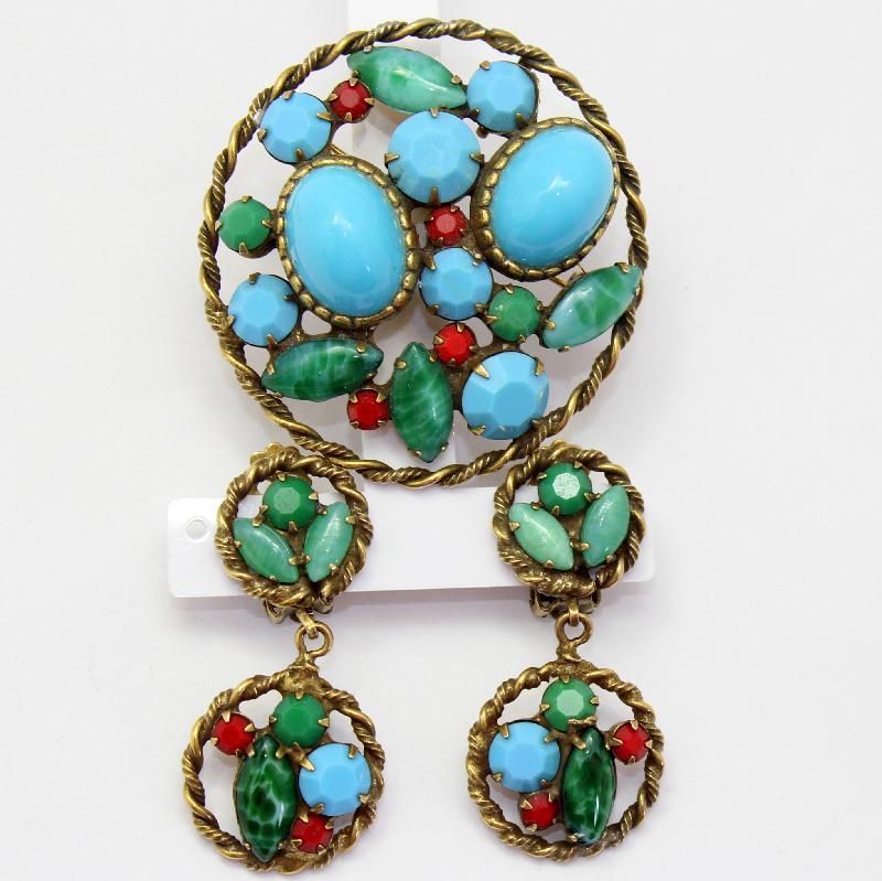 Front view of Turquoise Cabochons Spotted Pin Pendant