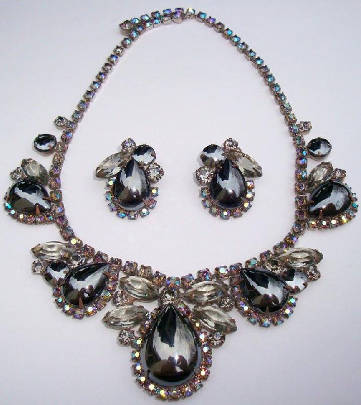 Front view of Hematite Cabochons Earrings Clip