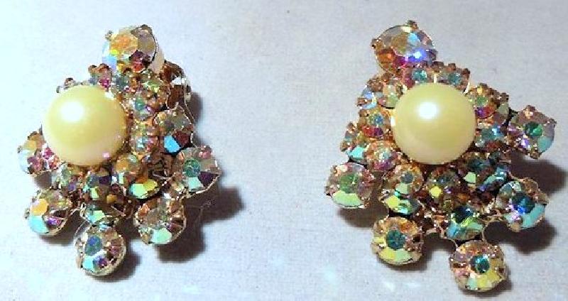 Front view of AB Chatons Only Pearl Earrings Clip