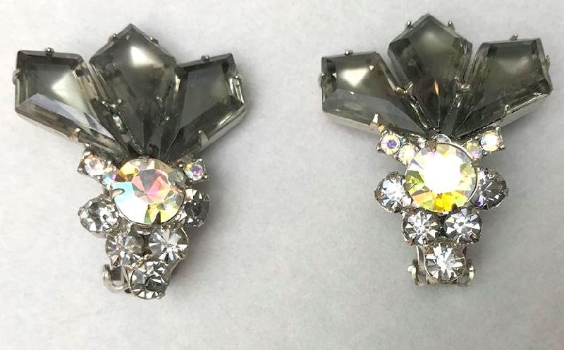 Front view of Gray (black Diamond) Kite Frosted Earrings Clip