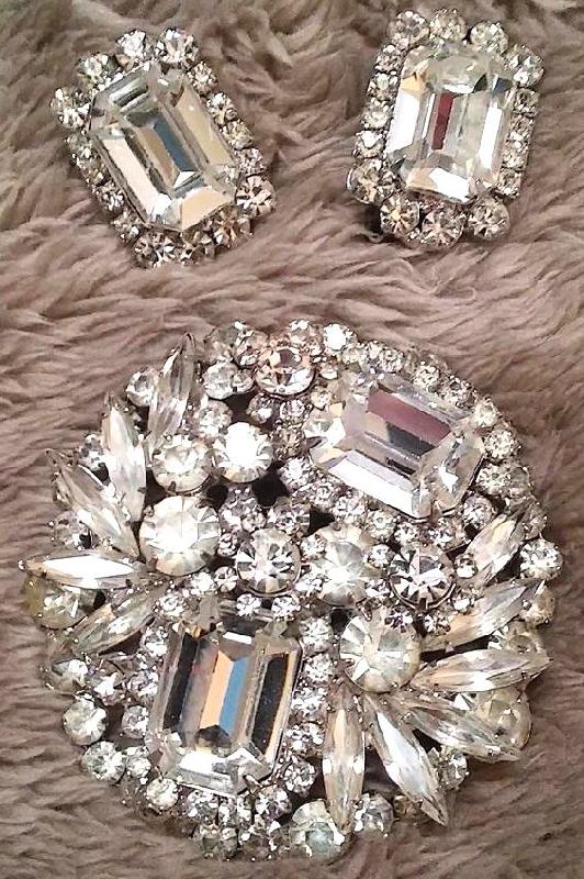 Front view of Clear Emerald Cut Brooch
