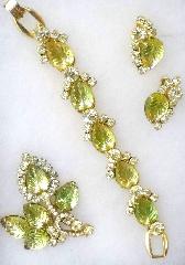 Green Leaf Molded/Cut Brooch