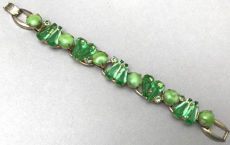 Front view of Green Pentagon Bracelet 5 Link