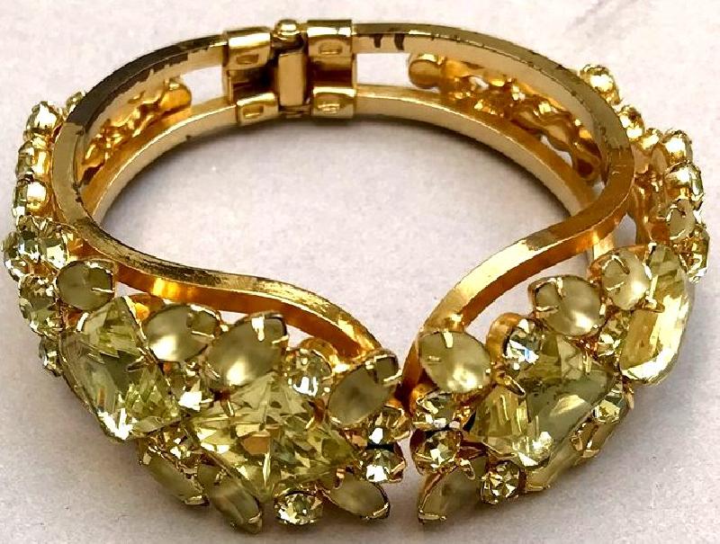 Front view of Yellow Square Frosted Bracelet Clamper