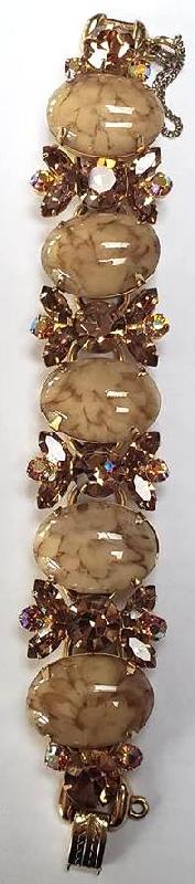 Front view of Topaz Cabochons Spotted Bracelet 5 Link