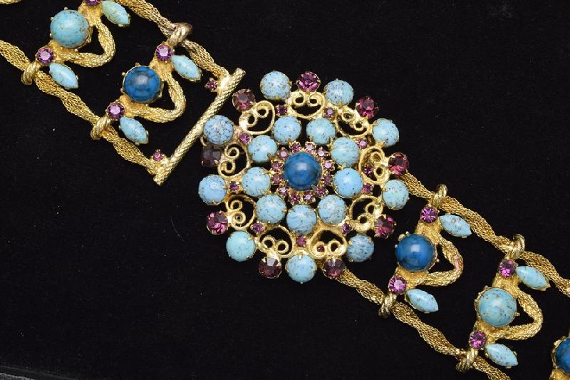 Front view of Blue Cabochons Spotted Belt