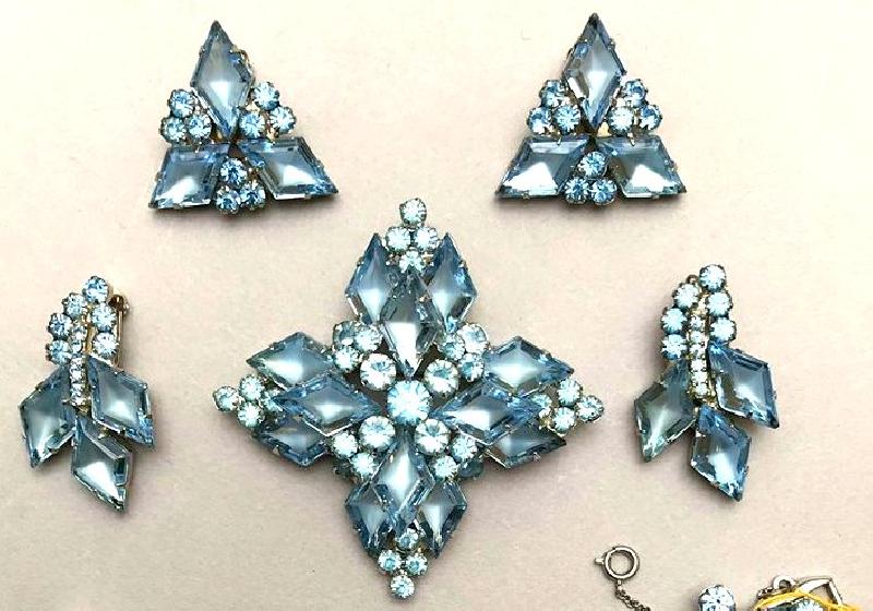 Front view of Blue Diamond Frosted Brooch