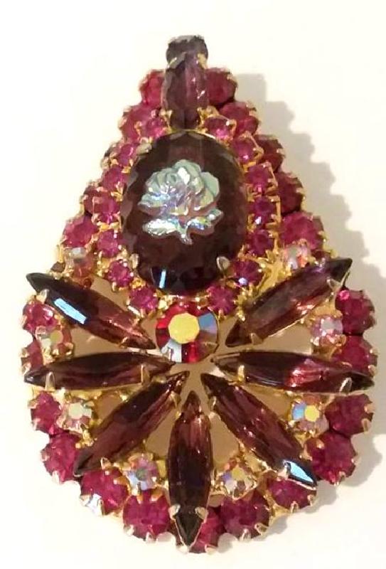 Front view of Multiple Colors Oval Molded/Cut Pin Pendant