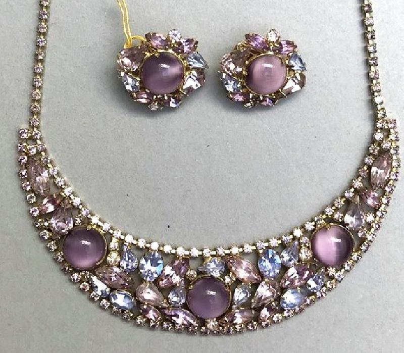 Front view of Purple (cardinal) Cabochons Earrings Clip