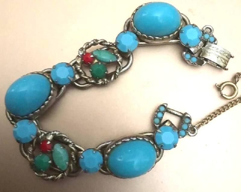 Front view of Turquoise Cabochons Plastic Bracelet 5 Link