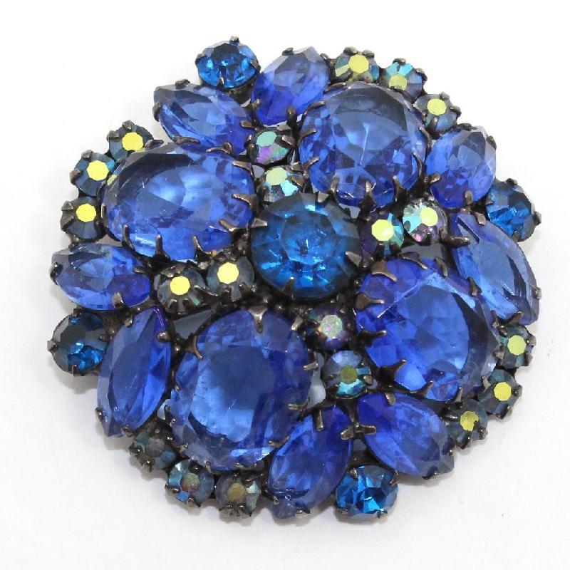 Front view of Blue Oval Brooch