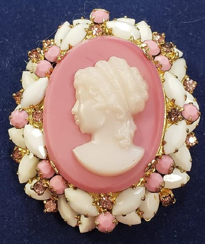 Front view of Pink Oval Molded/Cut Brooch