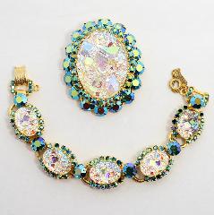 Blue Cabochons Molded/Cut Bracelet 5 Link