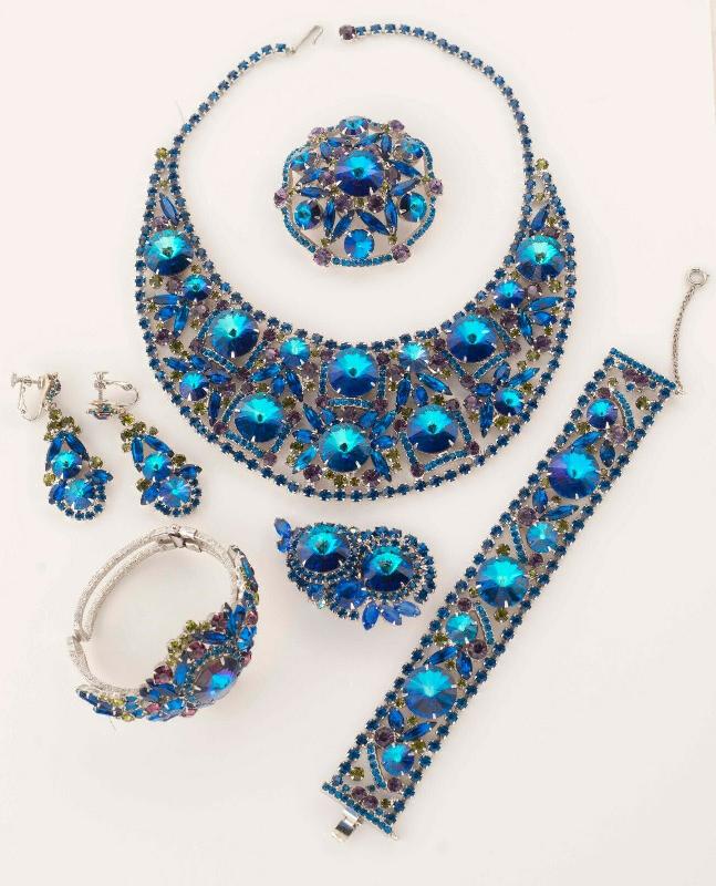 Front view of Blue Navettes Rivoli/Margarita Bracelet Flat Push In