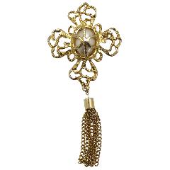 White (chalk Or Milk) Cabochons Pearl Brooch